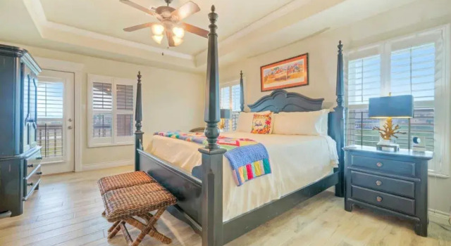 2 Homes, Sleeps 22 Steps to the Beach, Private Pool, Fire Pit, Balcony Views