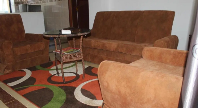 Suite Meru Paramount Hotel