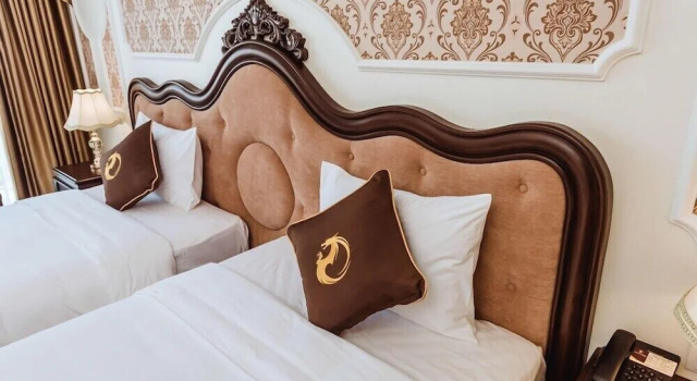 Двухместный номер Deluxe с балконом Dragon Legend Hotel