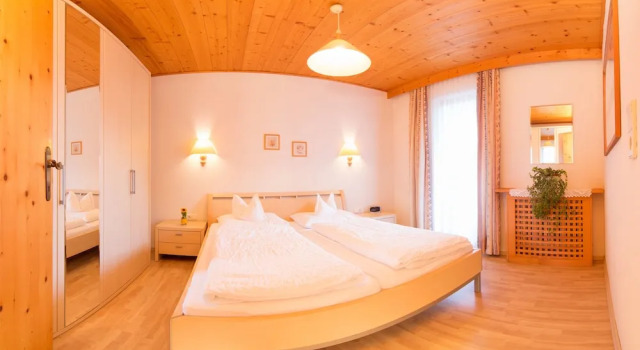 Апартаменты Hotel Christoph Tiroler B&B