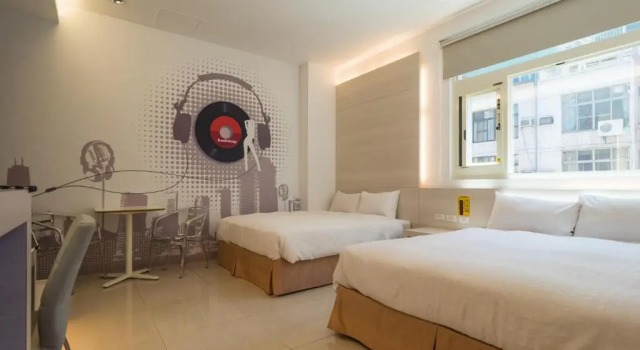 Семейный номер Standard с балконом 寓旅宿 Apato Cityhome