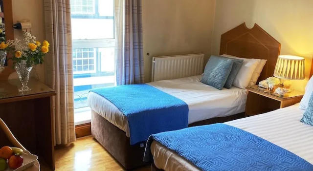 Номер Standard OSheas Hotel