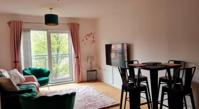 Emerald Blossom-Central Warrington, Luxurious Yet Homely, WiFi, Secure Parking, Забронировать Отель Отели Уоррингтон с парковкой, рядом с Museum of Policing in Cheshire, Парковка