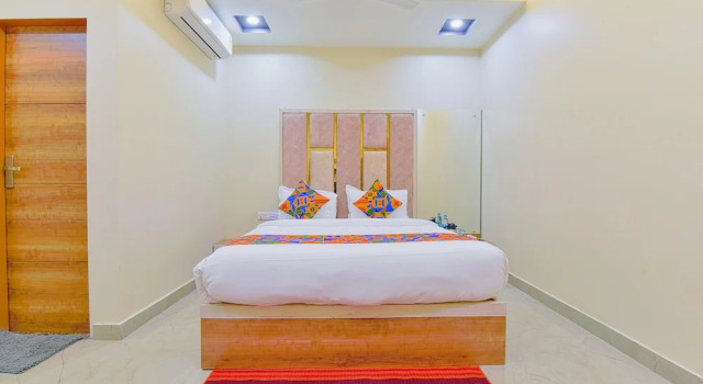 Номер Deluxe FabHotel Bohra International