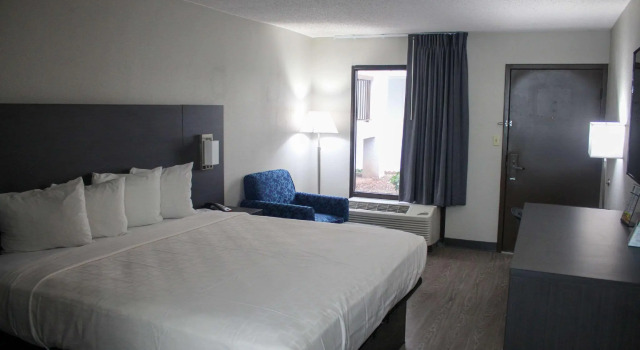 Двухместный номер Standard Clarion Pointe Statesville