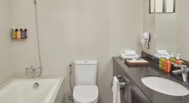 Standardowy czteroosobowy pokój Holiday Inn & Suites Batangas Limapark by IHG