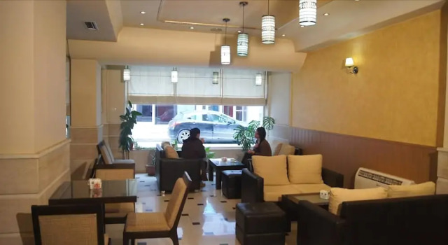 Bristol Hotel Tirana, Забронировать Отель Тирана область Тирана, рядом с Skanderbeg Square
