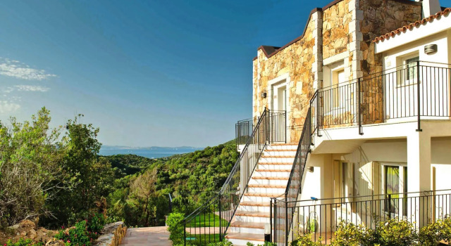 Apartment in Golfo Aranci With Terrace, Book Lejlighed Cannigione Emerald Coast