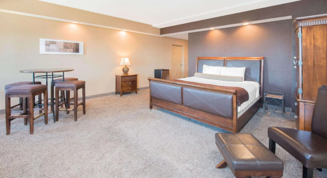 Двухместный люкс Microtel Inn & Suites by Wyndham Quincy Downtown - River Area