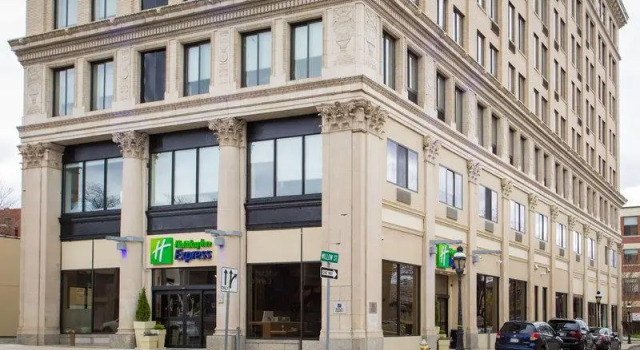Люкс с видом на море Holiday Inn Express - Springfield Downtown by IHG