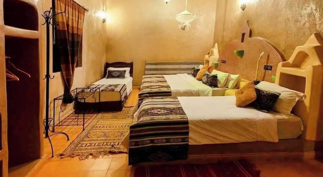 Riad Dar Ouzine, Prenota Affittacamere Hotel a Merzouga con parcheggio, Parcheggio