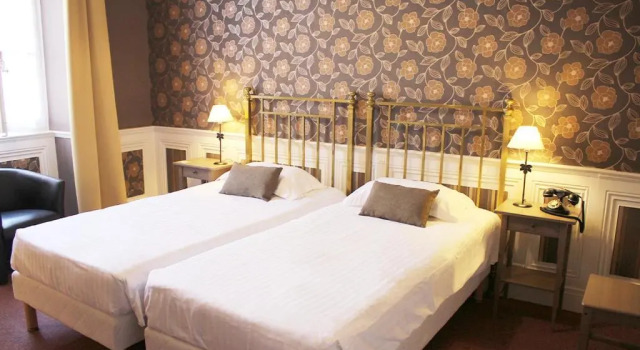 Номер Superior Grand Hôtel de Bourbon-Lancy - Spa et Restaurant - Logis