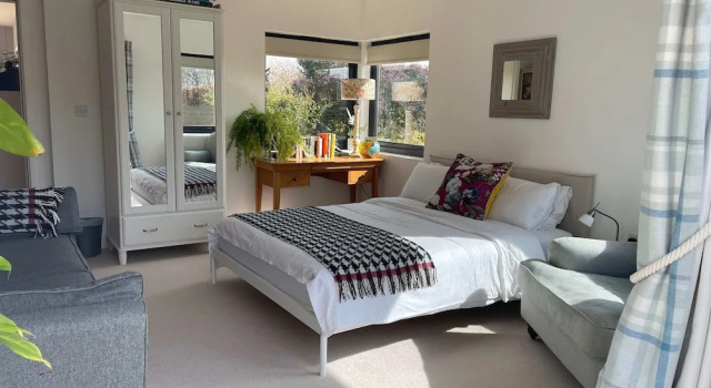Bespoke Retreat for 4 in West Wittering, Забронировать Дом для отпуска Отели Исторического графства Суссекса с парковкой, Парковка