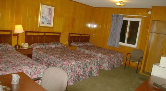 Шестиместный номер Standard Kenwood Motel