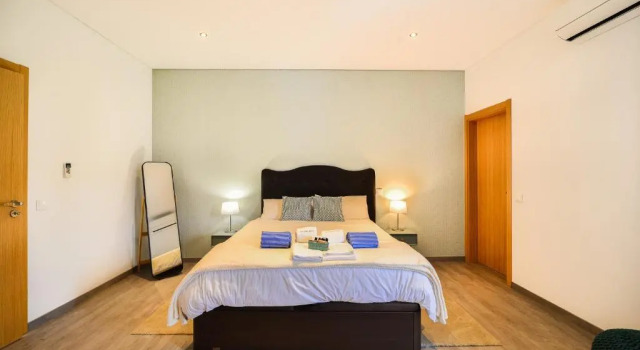 Vila Vale Mouro by OCvillas, Rezerwuj Willa Hotele w Algarve z parkingiem, Parking