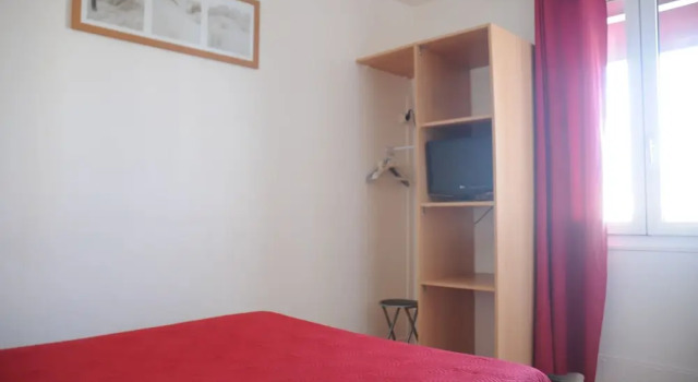 Номер Economy Hôtel Les Rosiers