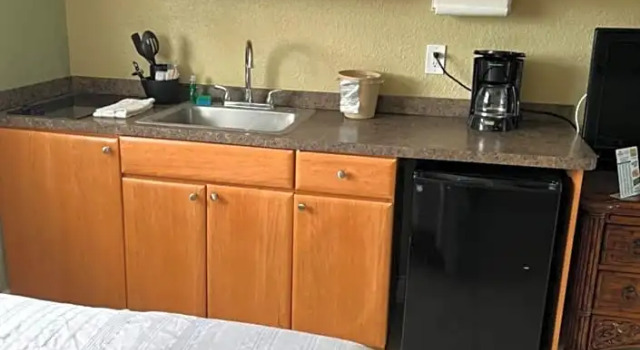 Номер Standard Bayside Inn and Marina