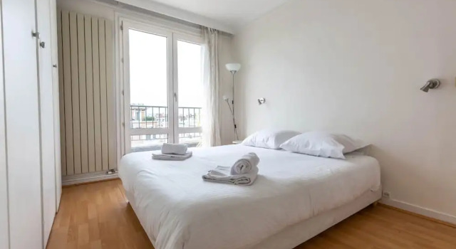 Amiral View Great 1 Bedroom Apartment in Paris, Забронировать Апартаменты/квартира Париж Иль-де-Франс, рядом с Maison de Balzac