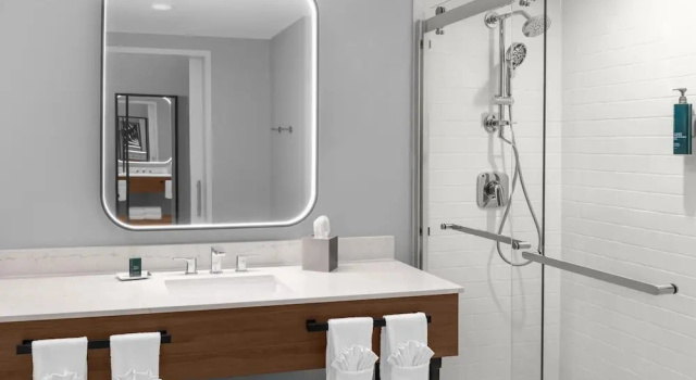 Двухместная студия Doubletree By Hilton Midland West Loop I-250
