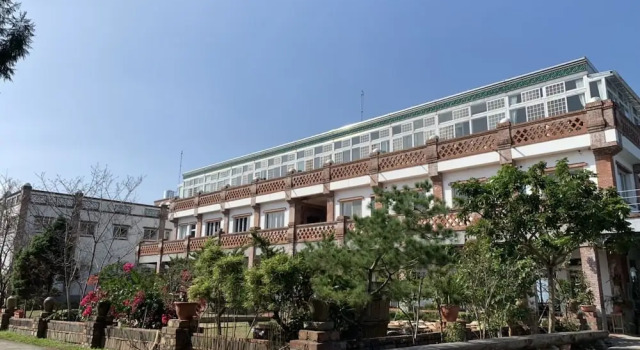 Lu Din Manor