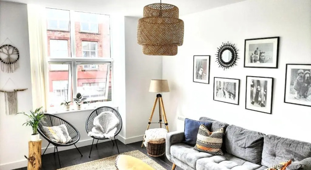 Stylish & Cosy Abode with FREE parking.