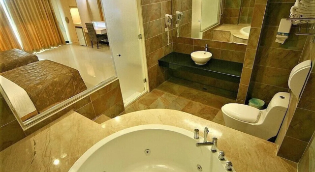 Четырёхместный номер Standard Tranquil Sea Hotel