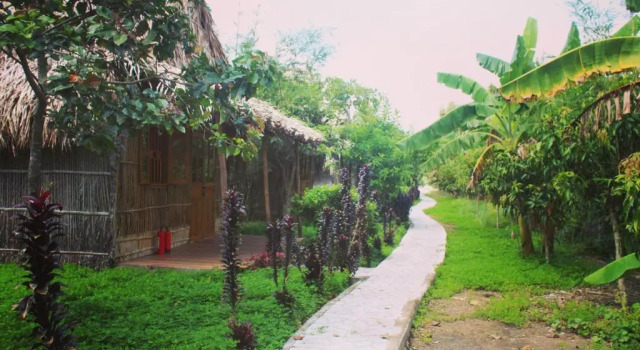 Семейное бунгало с видом на озеро Green Village Mekong