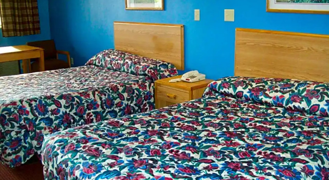 Номер Standard Western Inn Express