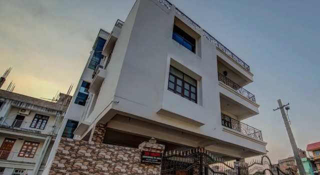 Oyo 10945 Sai Guest House