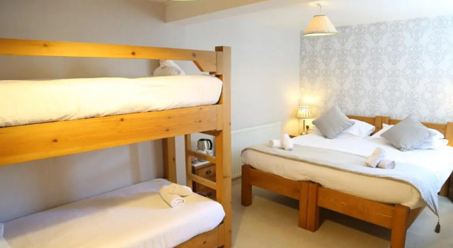 Семейный номер Standard Keswick Park Hotel