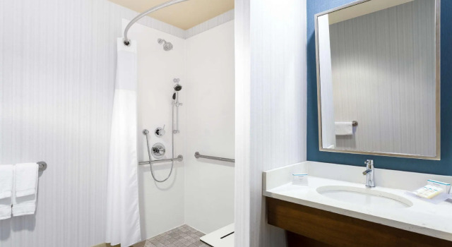 Четырёхместный номер Standard Hilton Garden Inn Islip/MacArthur Airport