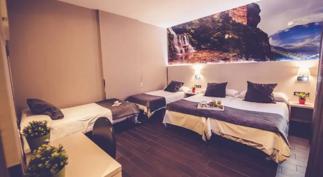 Четырёхместный номер Standard Hostal Prado