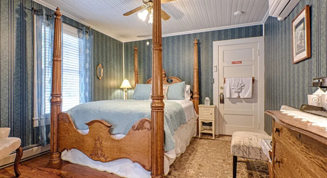 Номер Standard с балконом и с видом на город Broad River Inn