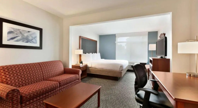 Люкс Wingate by Wyndham Parkersburg-Vienna