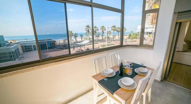 Luxury 2BR Apt on the Beach