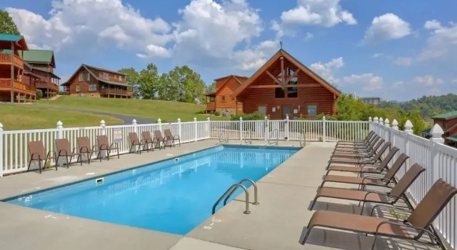 Blackberry Bliss 2 Bedroom Cabin, Забронировать Дом для отпуска Отели Пиджен-Фордж с парковкой, рядом с Pigeon Forge Community Center, Парковка
