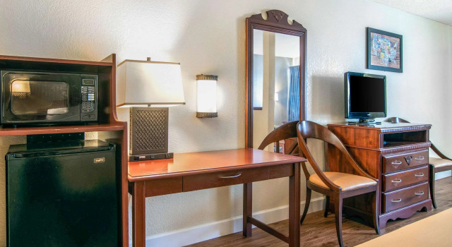 Двухместный люкс Econo Lodge Inn & Suites near Chickamauga Battlefield