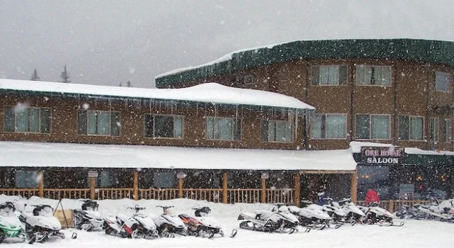 Soda Butte Lodge, Buchen Sie Hotel Cooke City Montana
