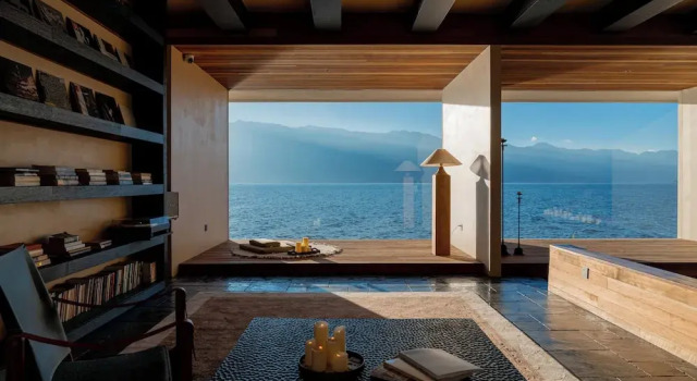 Номер Luxury Dali Rushi Jiuxi Sea View Holiday Inn