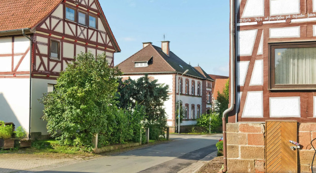 Stylish former village school with garden in Waldeck-Netze, Забронировать Отель Вальдек Waldecker Land