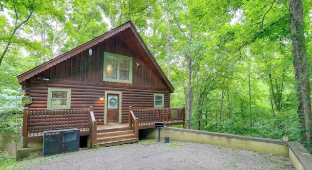 Hot Tub + Pool Table: Secluded Seiverville Cabin