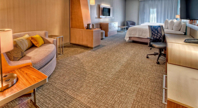 Четырёхместный люкс Courtyard by Marriott San Marcos