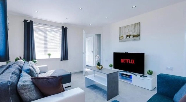 Vidale Court, 3 Bedroom House with River Irwell view, sleeps 6