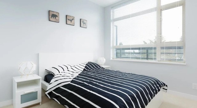 Surrey Center Cozy Condo, Réserver Appartement Hôtels à Colombie-Britannique avec parking, Parking
