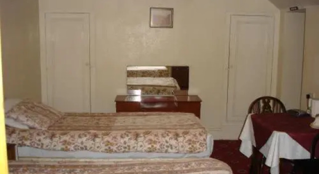 Трёхместный номер Premium Victoria Park Hotel