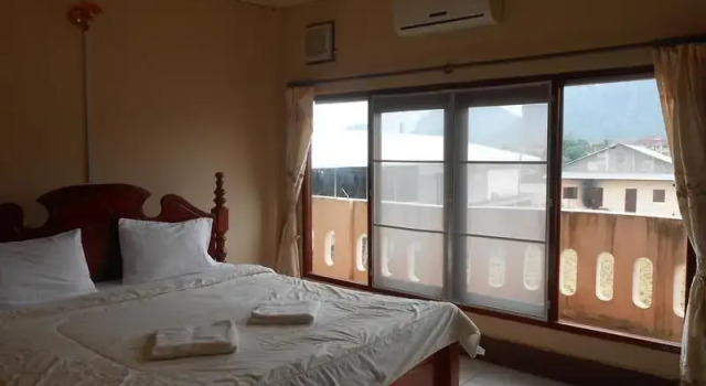 Thavikhoun Guesthouse, Забронировать Гостевой дом Отели Вьентьяна с парковкой, Парковка