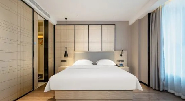 Люкс Executive Echarm Hotel (Nanning East Station Wanxiang Mall)