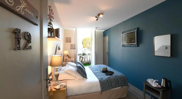 Двухместный номер Standard с балконом The Originals Boutique, Hôtel du Parc, Cavaillon