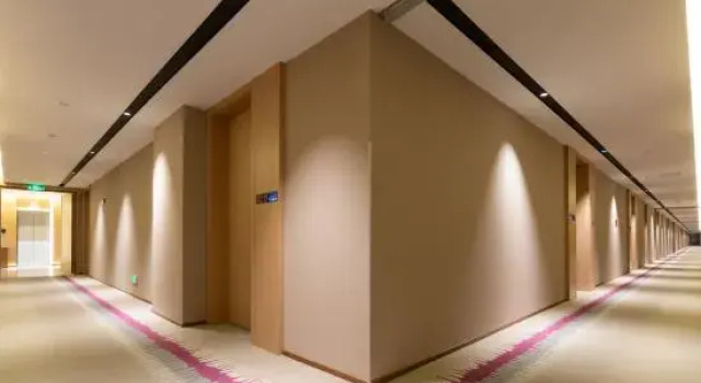 Lavande Hotel (Wuhan Xianggang Road Subway Station Ertong Yiyuan), Prenota Hotel Hotel a Hubei con parcheggio, Parcheggio