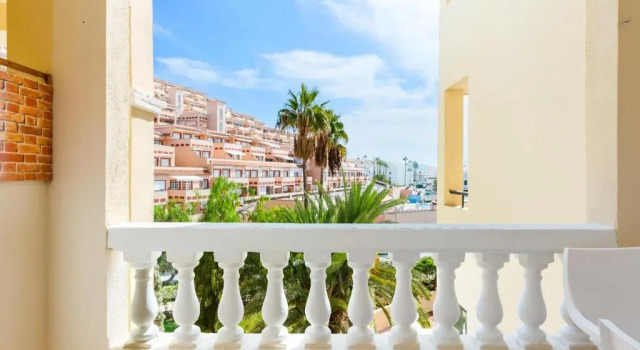 Студия 651 Bright establishment, heated pool and Wi Fi